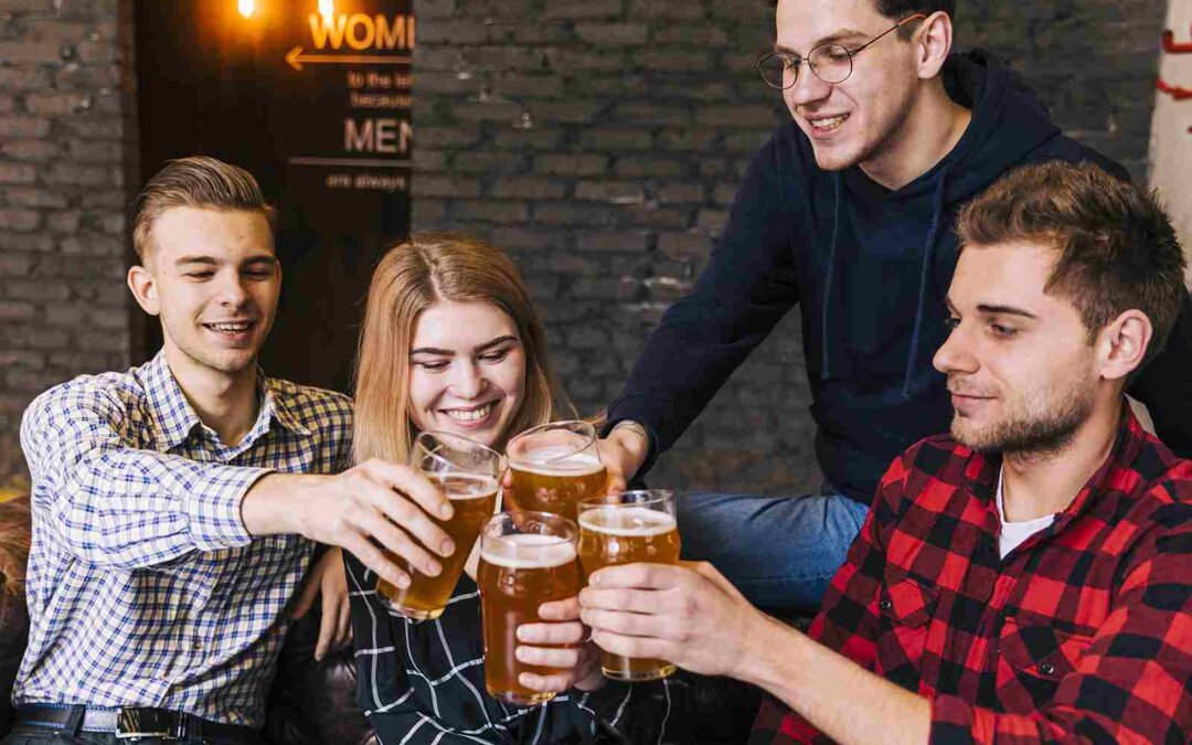 Sip and Socialize: Exploring Vibrant Happy Hour in Dubai!