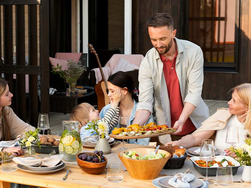 Where to find Family-Friendly Sunday Brunch in Dubai?