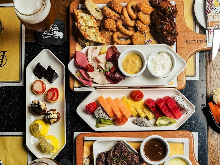 Discover the Best Monday Mussel Deals in Dubai at Belgian Beer Café