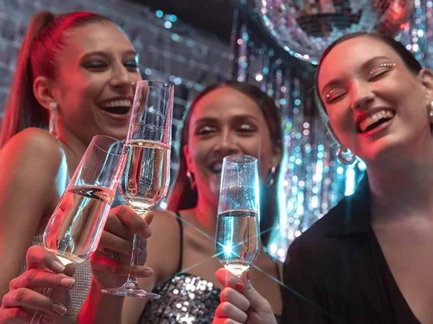 Unwind & Dine! Dames Night Dubai – Thursday Fun at Belgian Beer Café