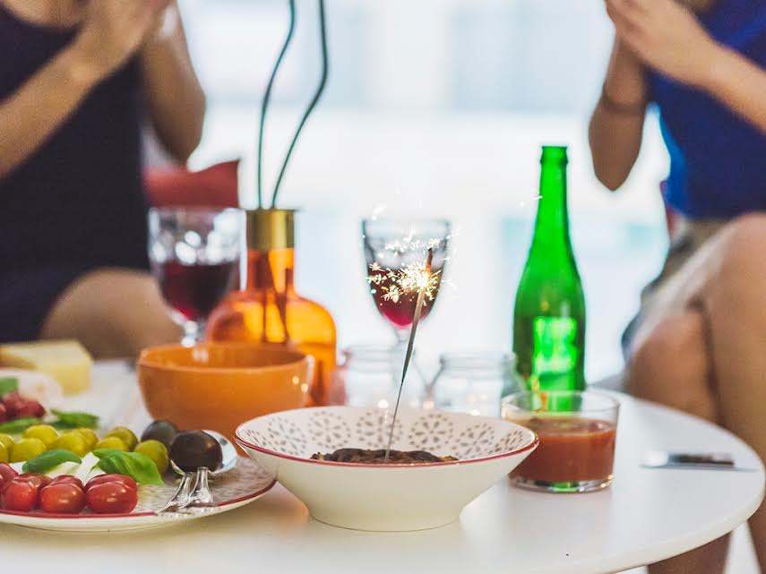 What Makes a Great Sports Viewing Experience? Atmosphere, Food & Drink